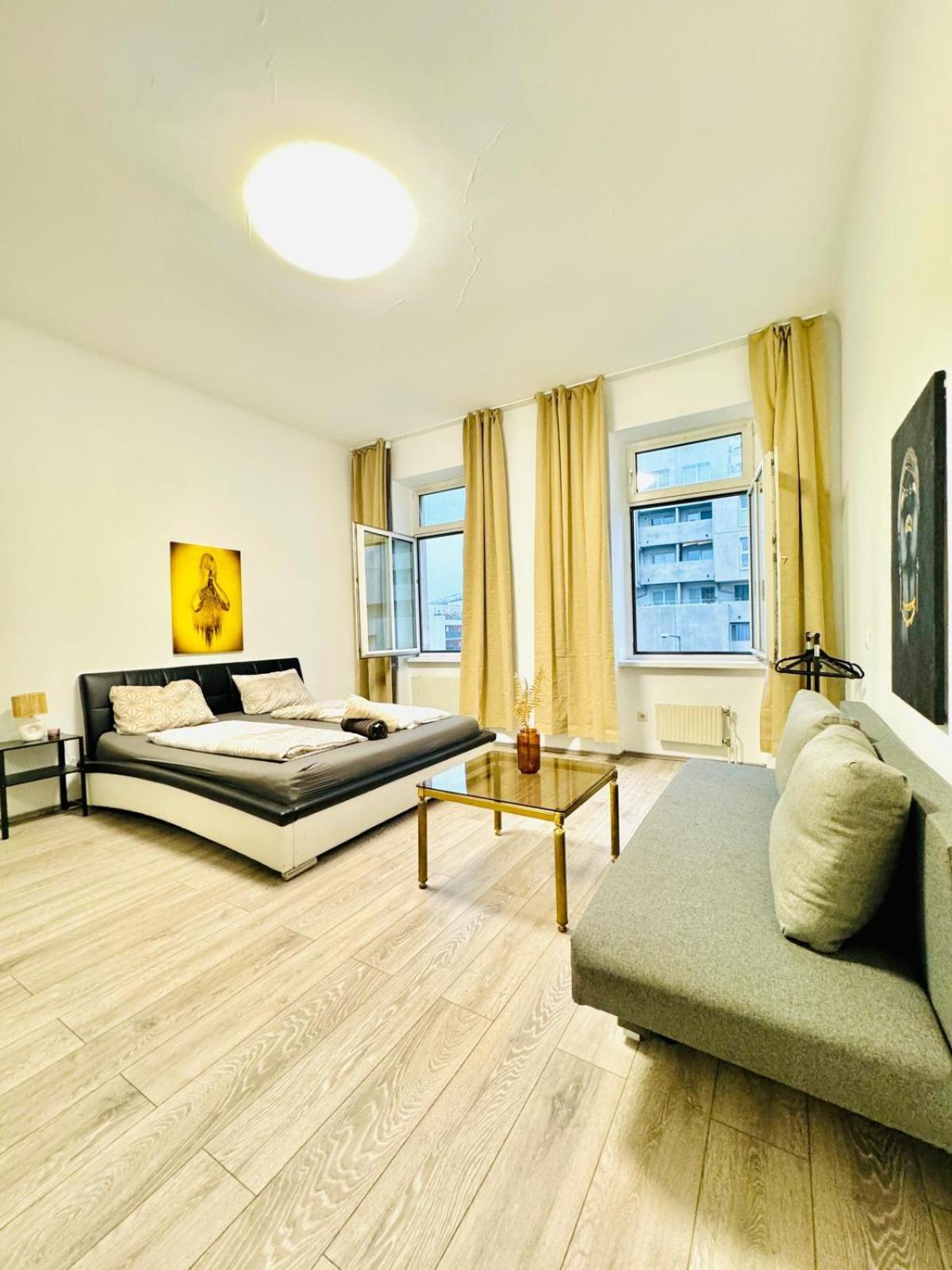 Comfy 3br In A Shared Apt, 10min To Fac Platz Apartamento