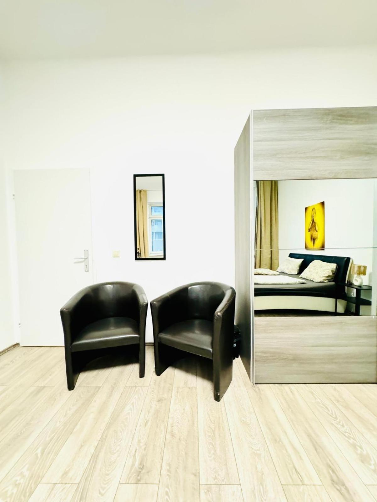 Comfy 3br In A Shared Apt, 10min To Fac Platz Apartamento